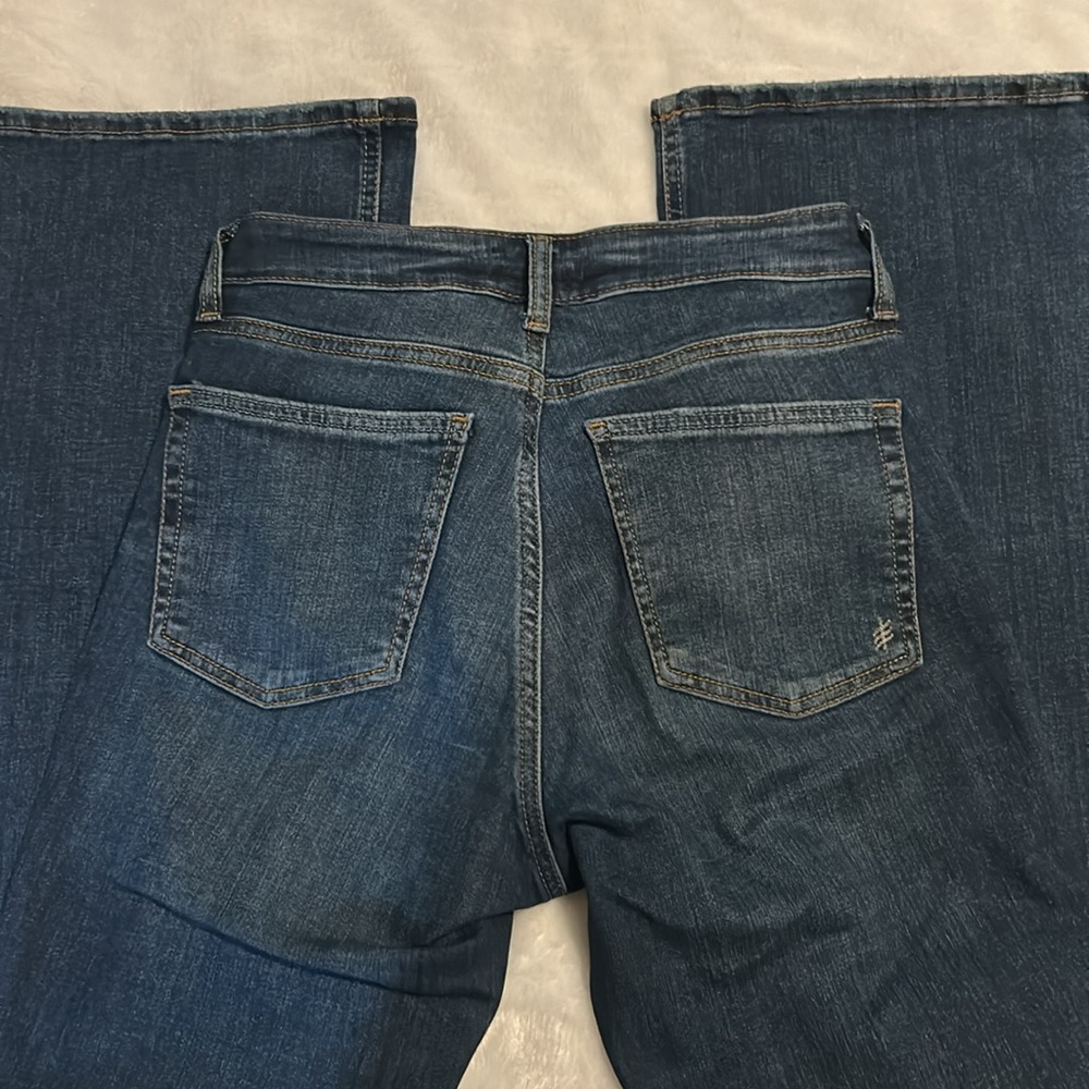 Silver Jeans Most Wanted Flare Mid Rise Jeans - Picture 5 of 7